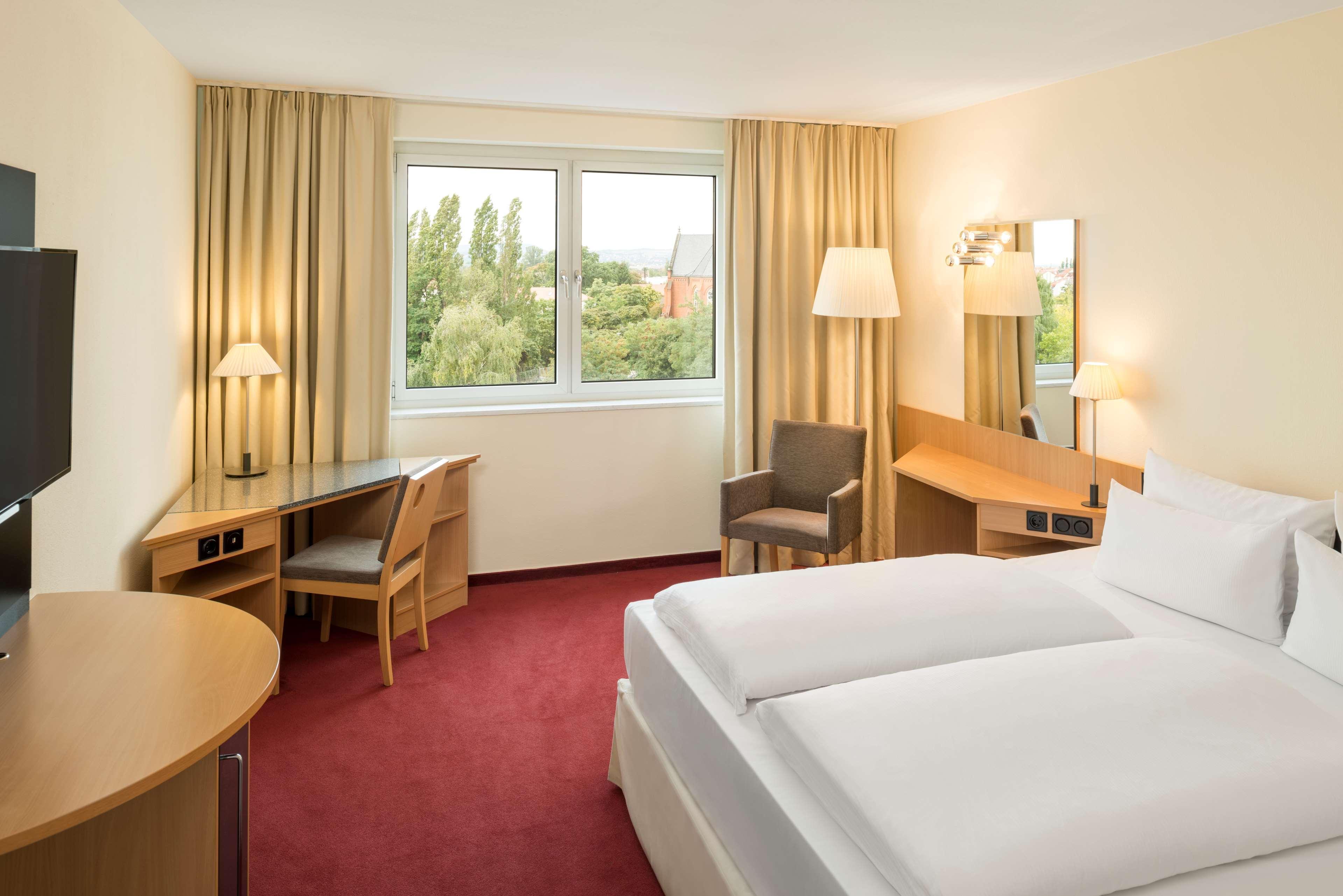 Hotel Nh Neustadt 4*