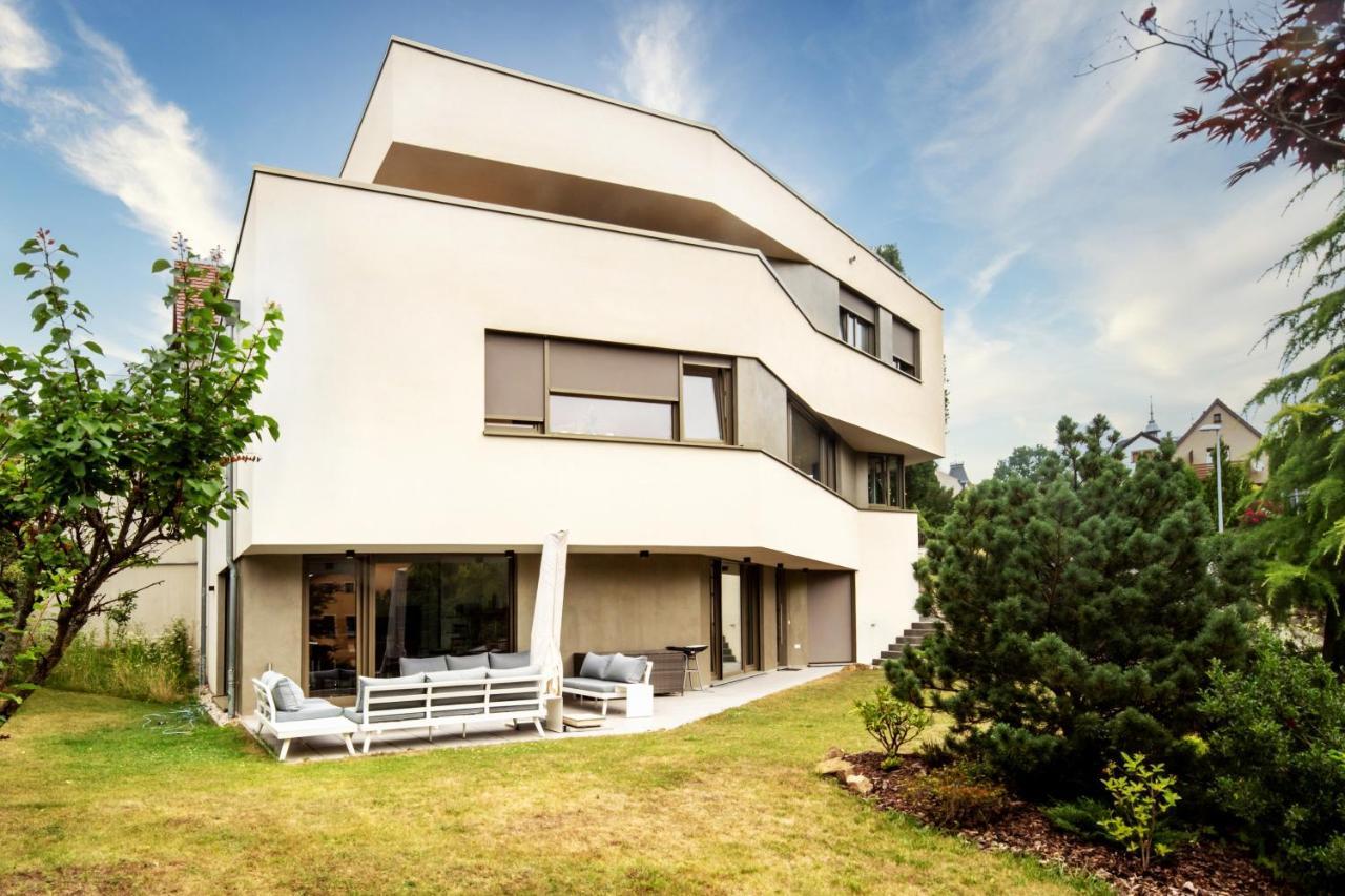 Gaestezimmer In Mit Dach-terrasse, Wohnbereich Und Kueche *