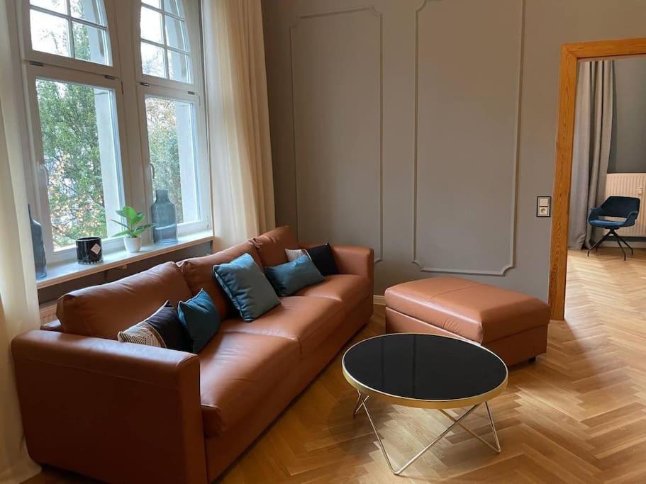Apartment In Jugendstilvilla Am Grossen Garten I Balkone I Wlan