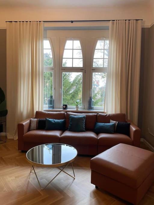 Apartment In Jugendstilvilla Am Grossen Garten I Balkone I Wlan *