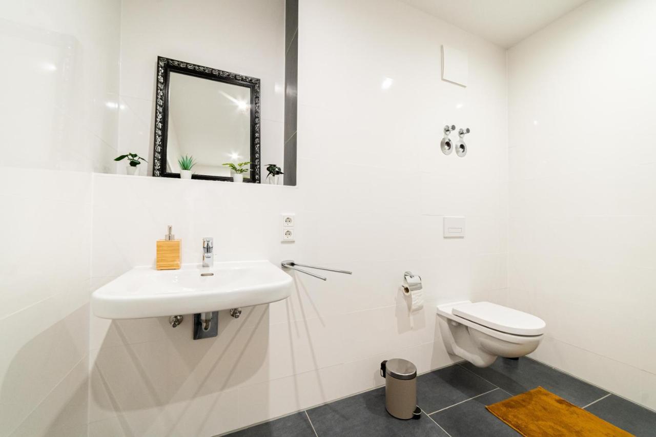 Fullhouse - - A6 - Washing Machine - Terrace - Nespresso Appartement