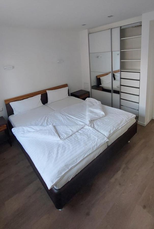 Stilvolle In Elbnaehe Mit Balkon, Parkplatz Apartment Dresden