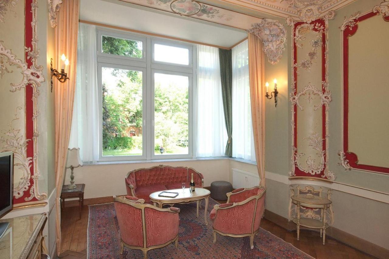 Haniel Hugo Apartment *
