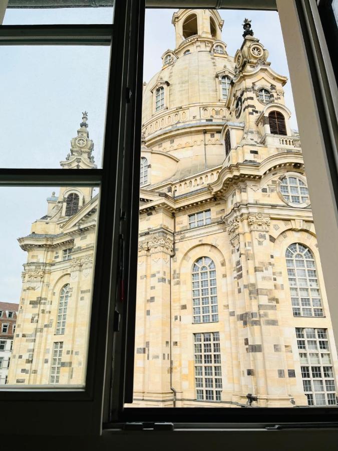 Modernes Mit Blick Zur Frauenkirche *
