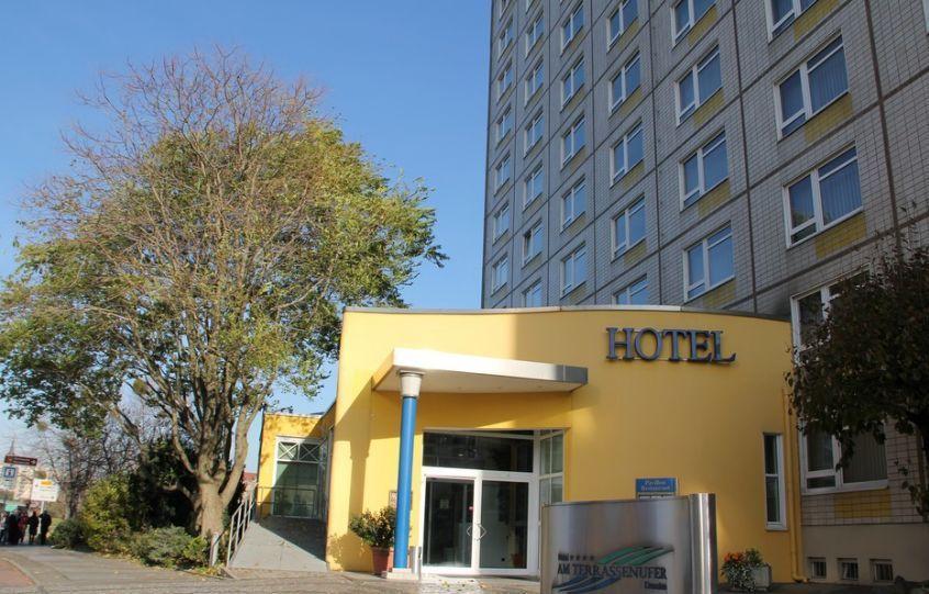 Am Terrassenufer 4*