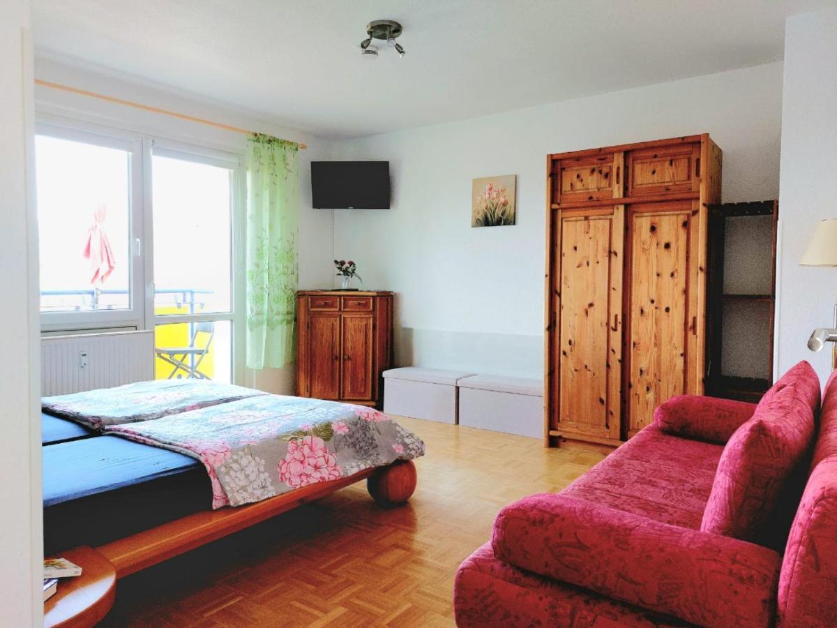 Helles Mit Balkon Am Grossen Garten Nahe Stadtzentrum Dresden