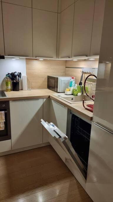 3 Raum Am Hauptbahnhof Apartment *