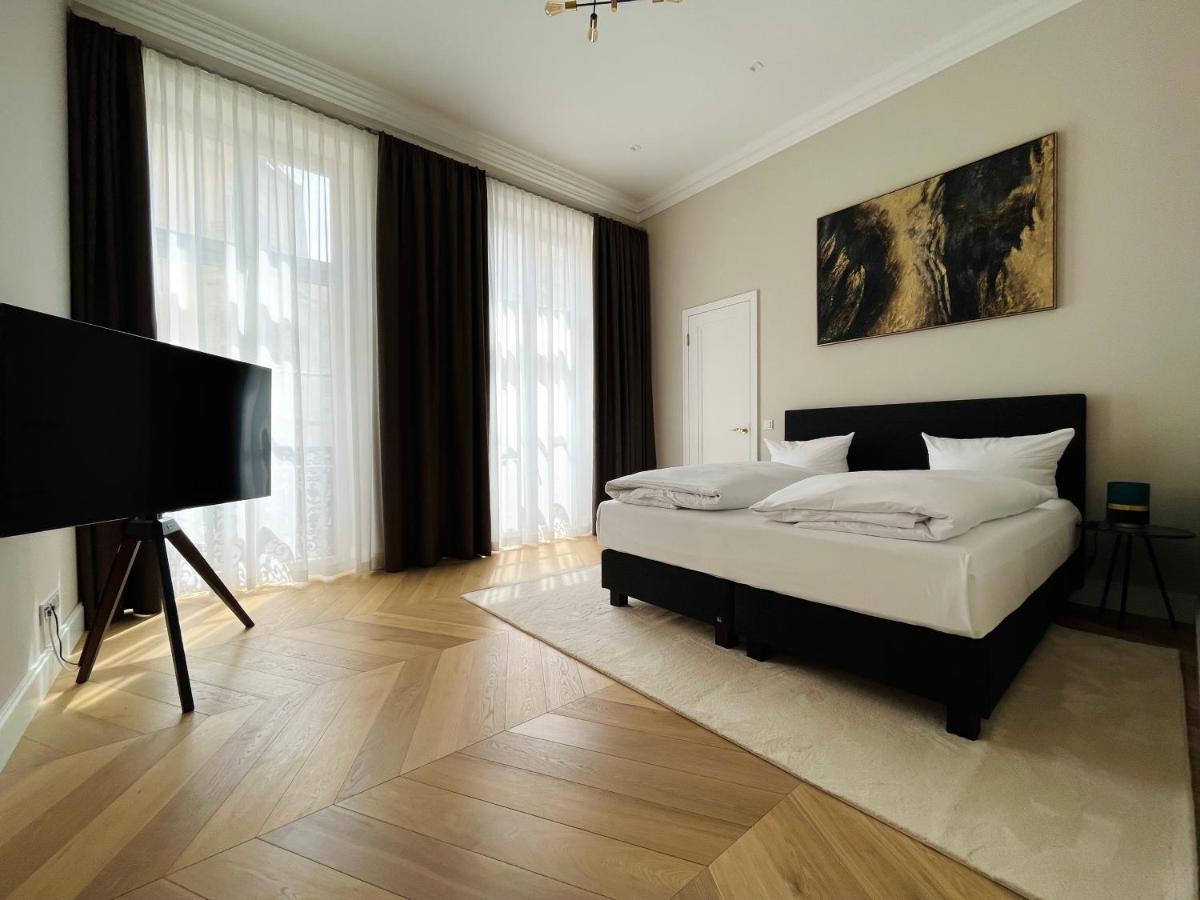 Luxury / 3-raum-suite An Der Frauenkirche / 4 Dresden