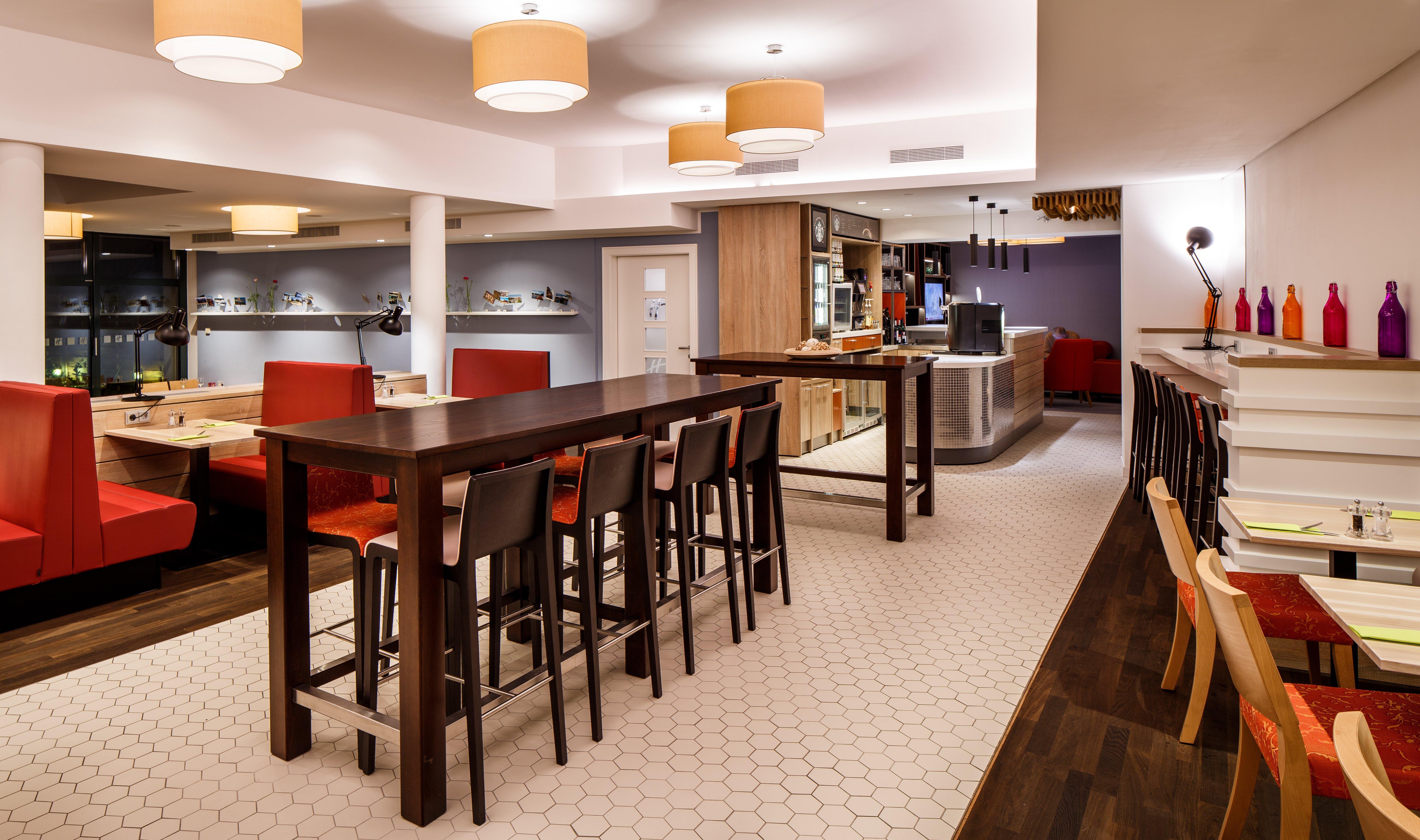 - South, An Ihg Hotel