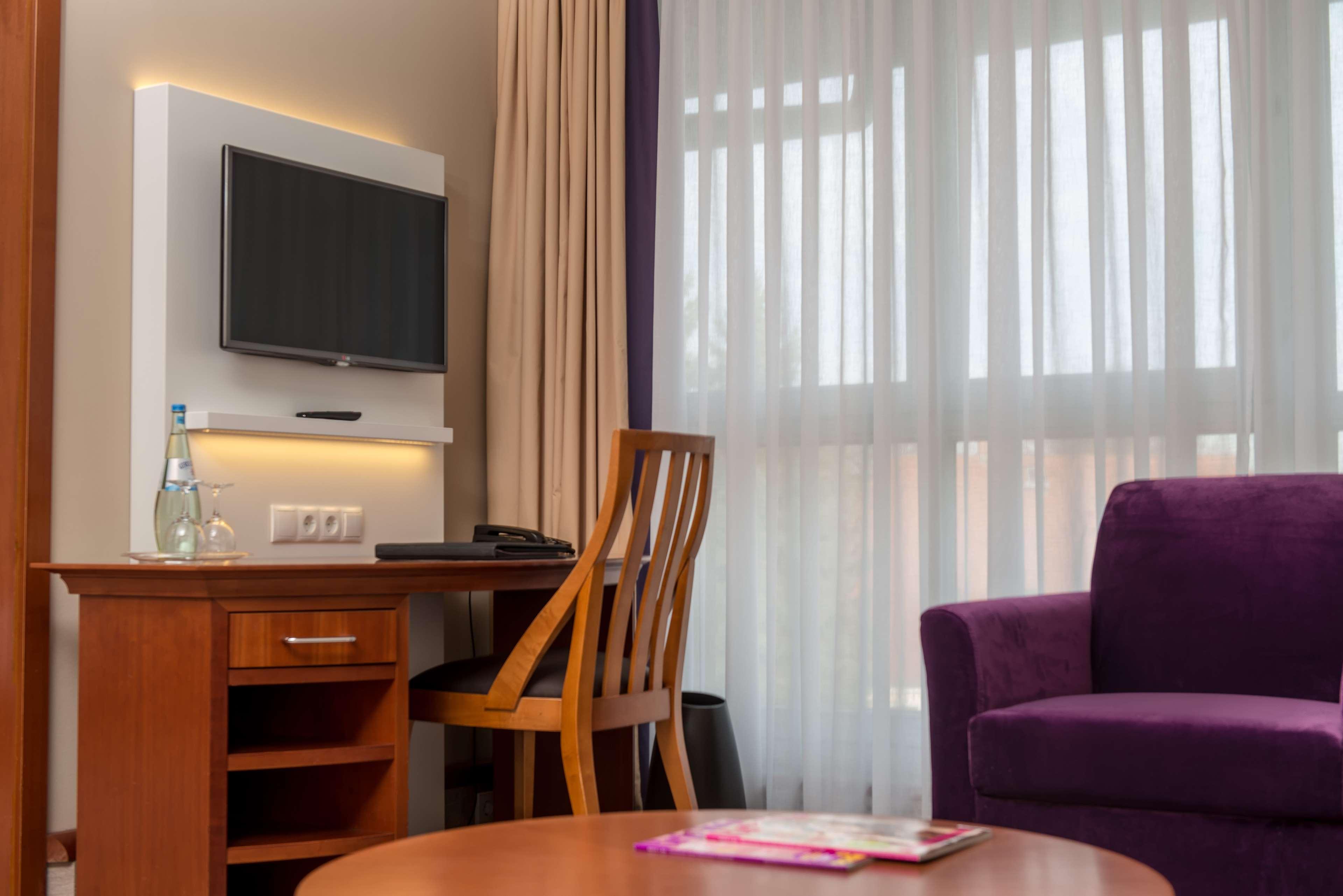 Radisson Blu Park & Conference Centre Hotel 4*