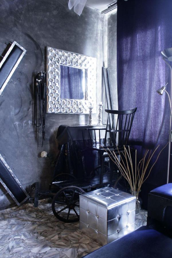 Fetish-hostel Apartment