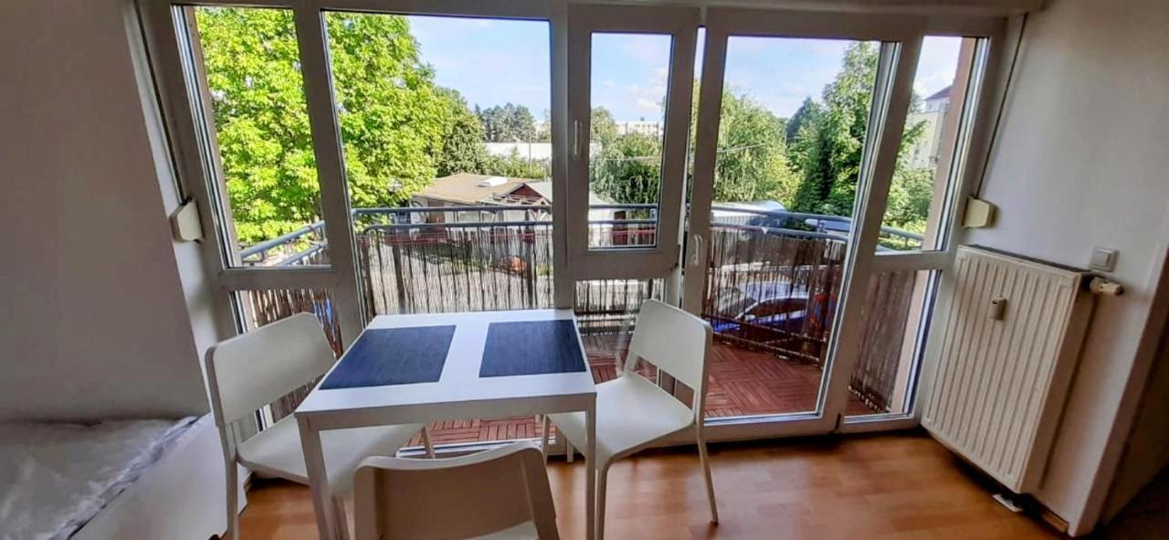 Apartment Las- Ruhig Aber Zentral Teilmobliert, Dresden