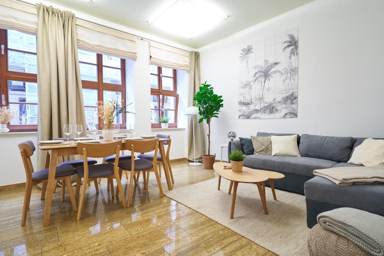 Global Living - Design I Center I Balcony I Smart-tv I Kitchen I *
