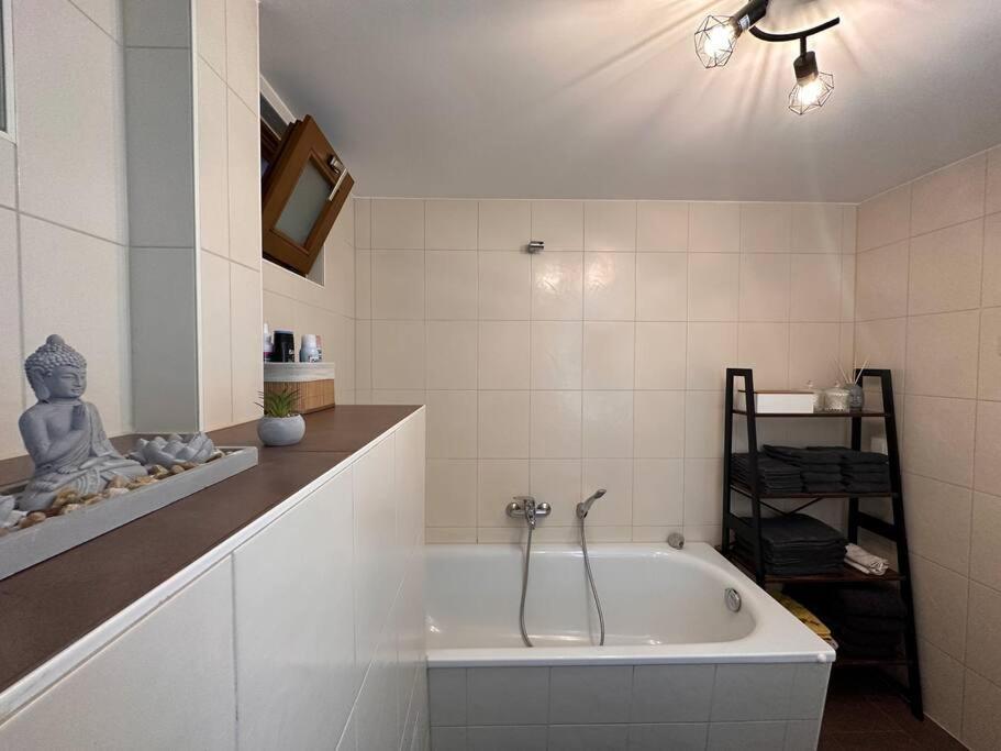 Neu* 4+1 Personen, Zentrumsnah,ebk, Stellplatz Apartment