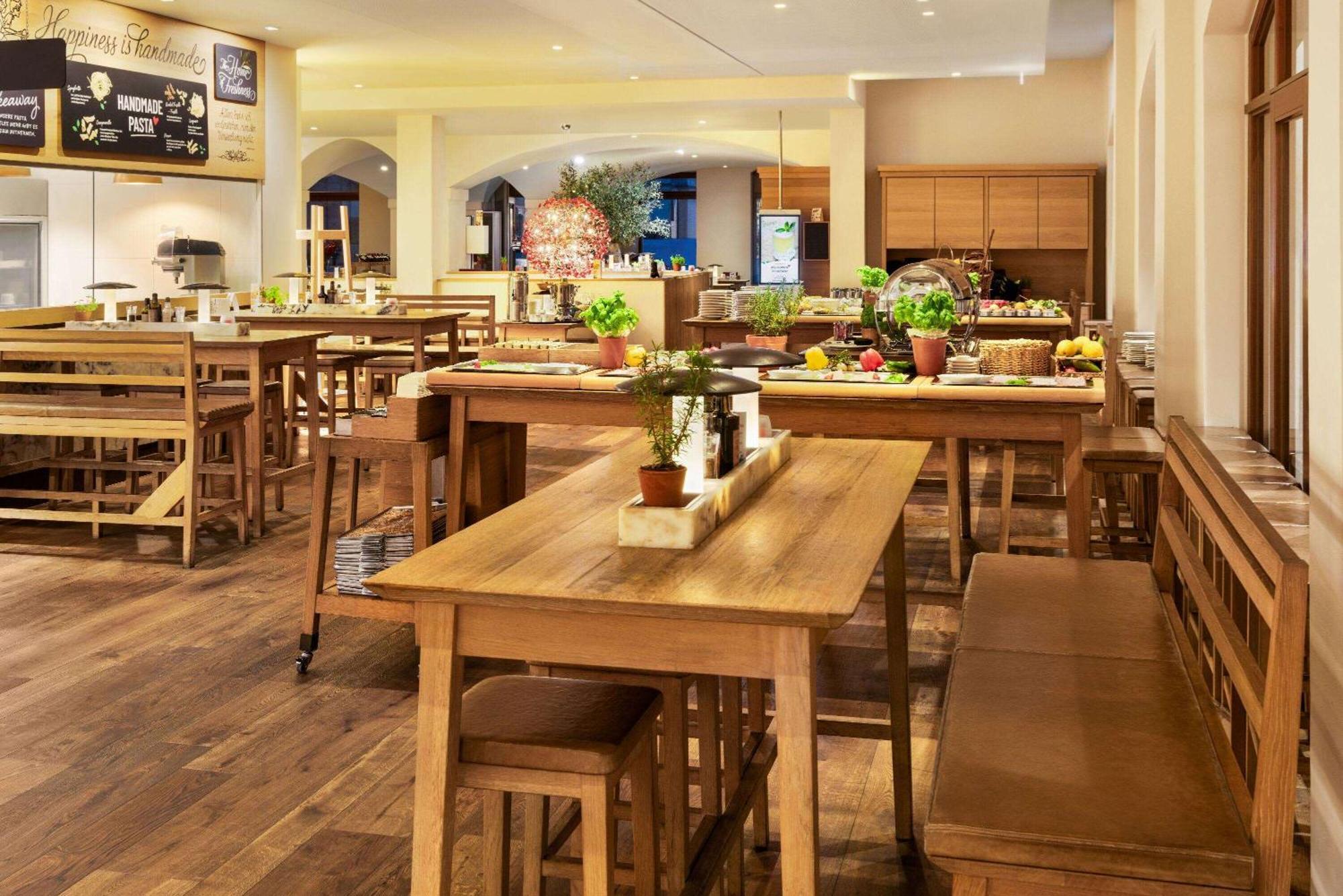 Amedia Plaza Dresden, Trademark Collection By Wyndham 4* Dresden