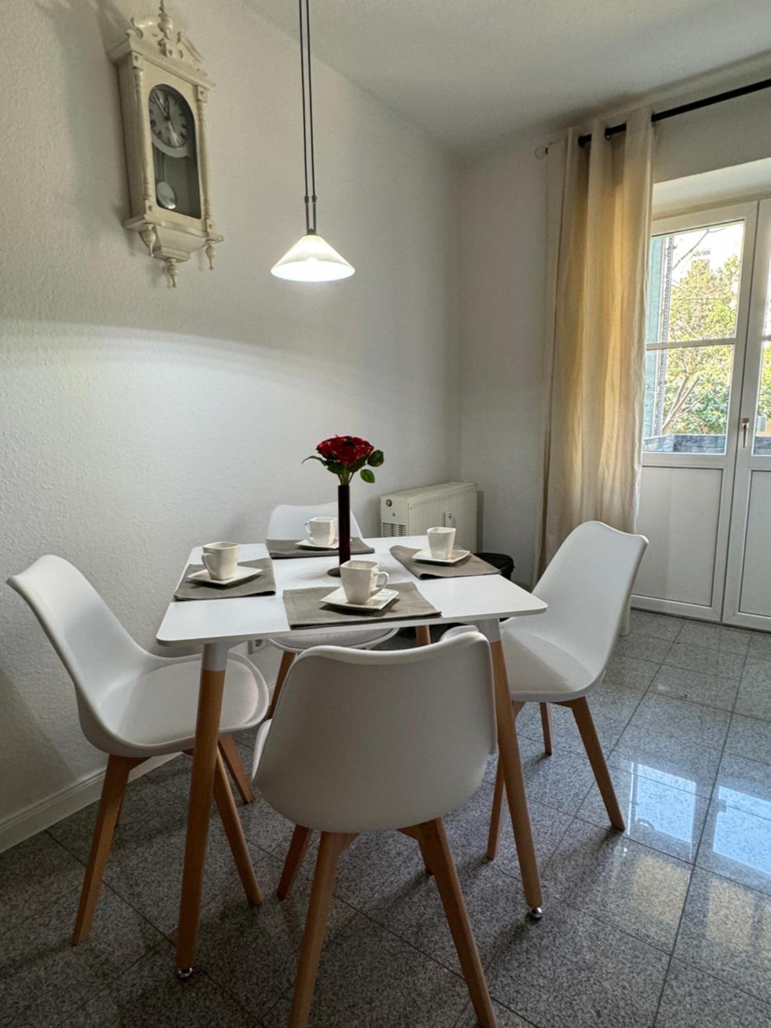 Sweet Inside Four Apartment Dresden