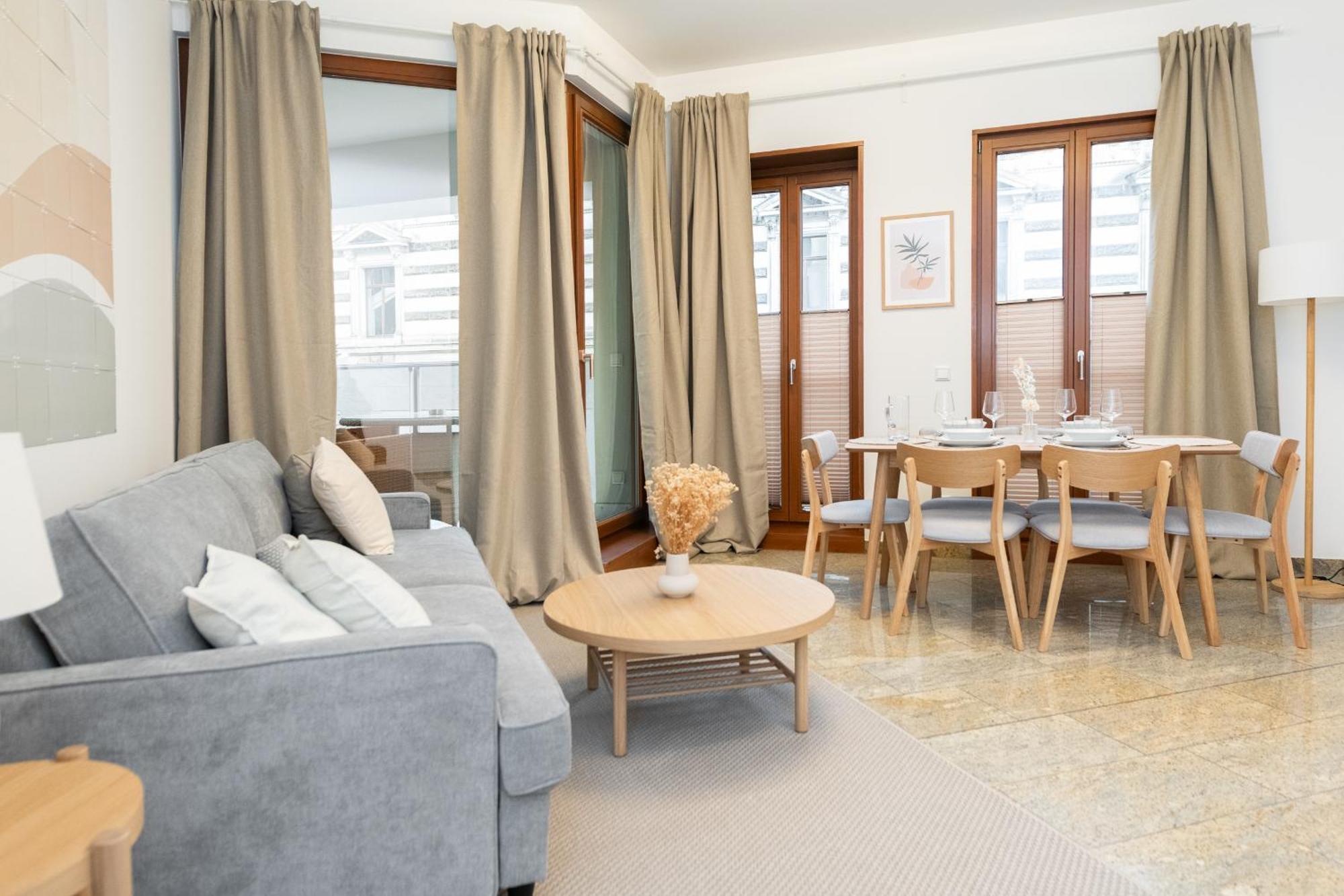 Global Living - Design I Center I Balcony I Smart-tv I Kitchen I Apartment *