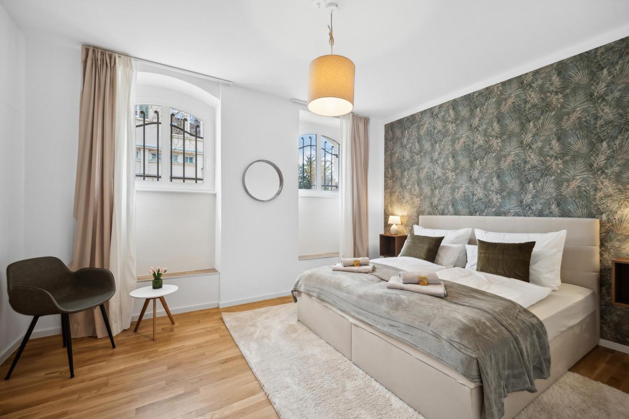 Wiener Palais Am Grossen Garten, Arbeitsplatz, Familie, 7 Pers, Smart-tv * Dresden
