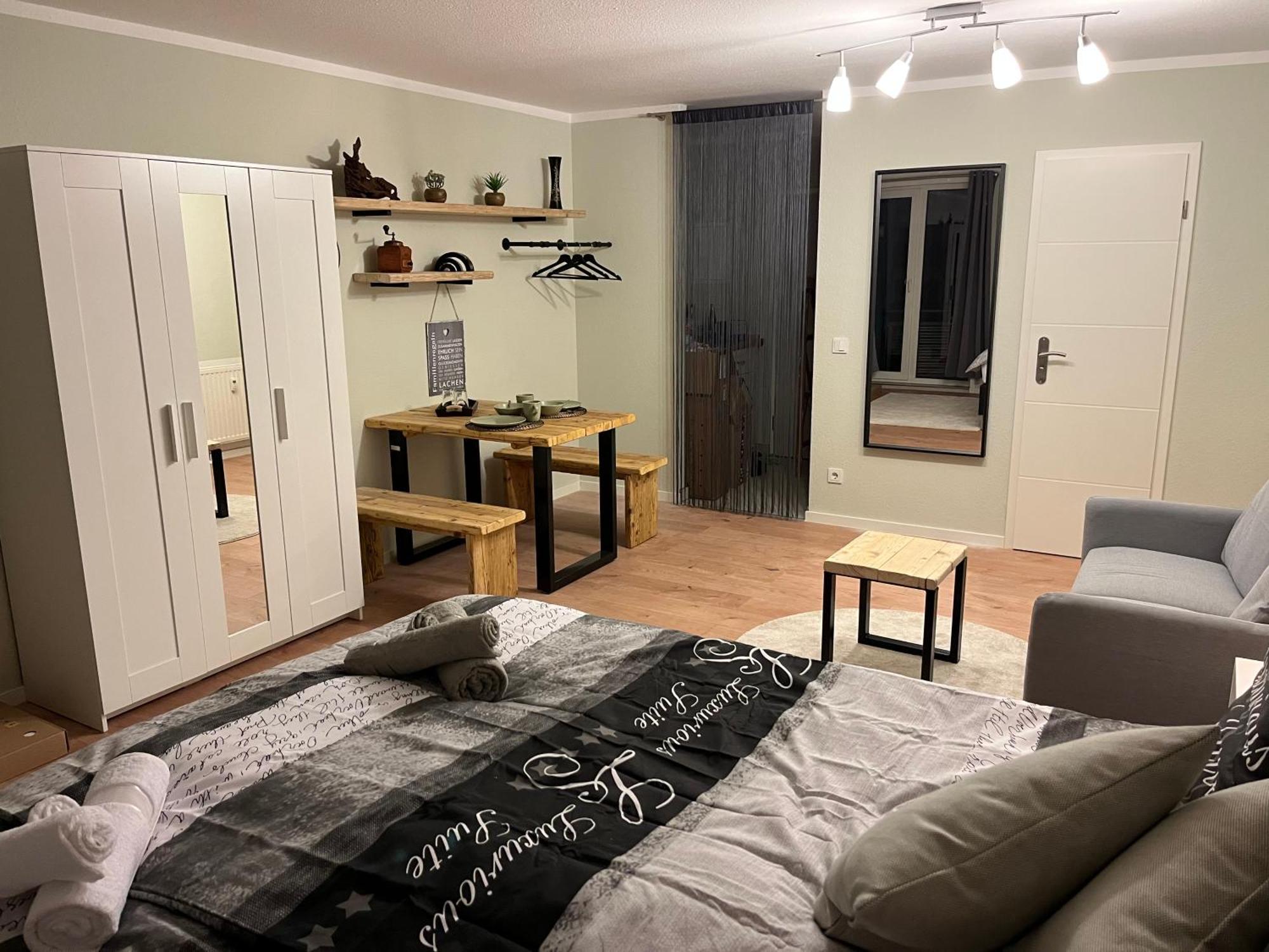 An Der Elbe Mit Balkon, Kueche Und Netflix * Dresden