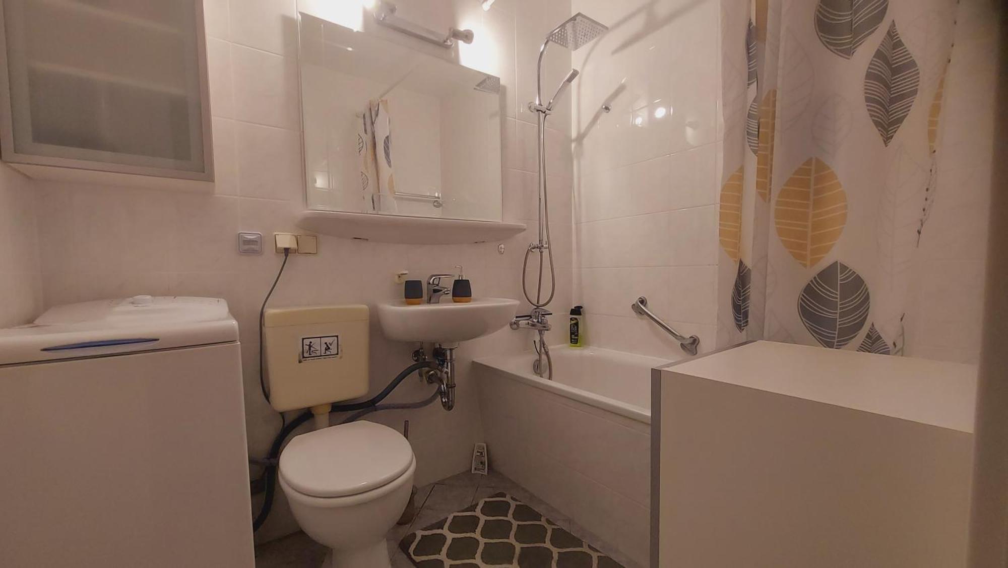 3 Raum Am Hauptbahnhof Apartment *