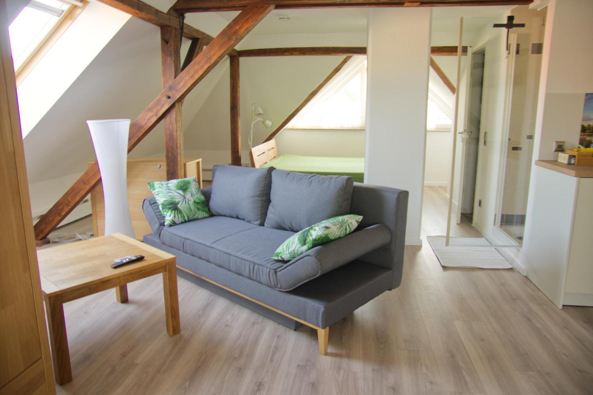 Traumzeit Mit Balkon In Vorstadtvilla Apartment *