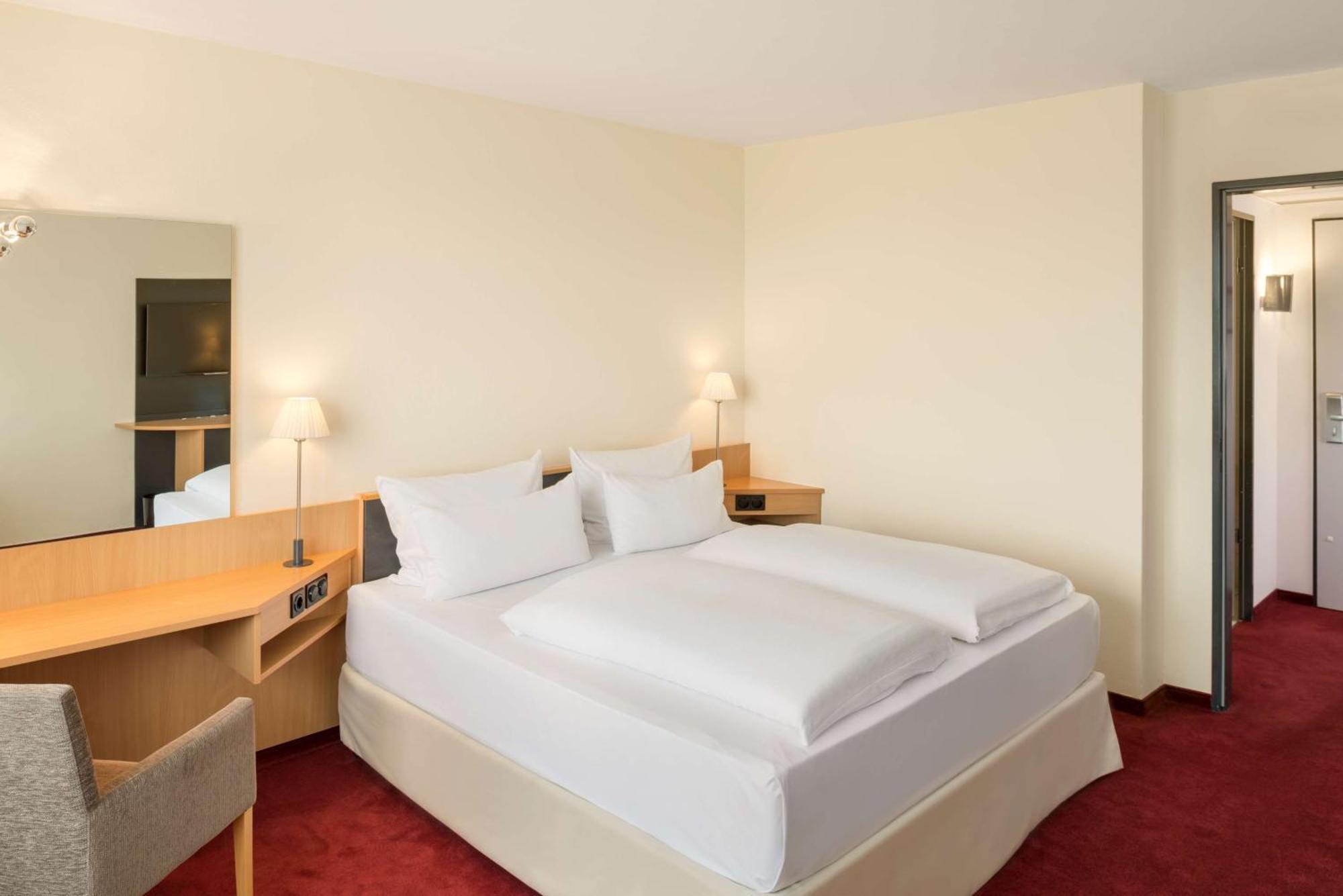 Hotel Nh Neustadt 4*