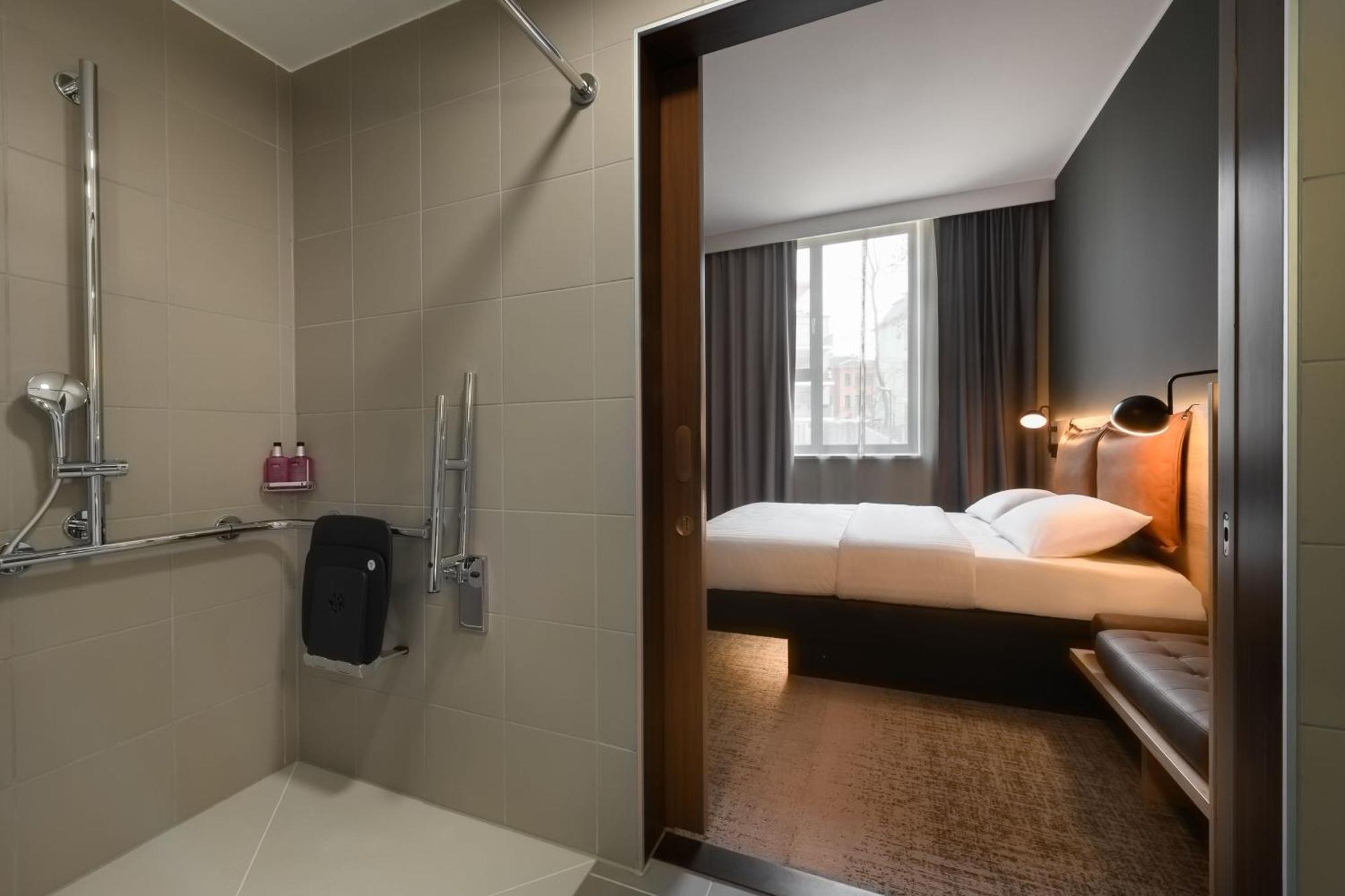 Hotel Moxy Neustadt 3*