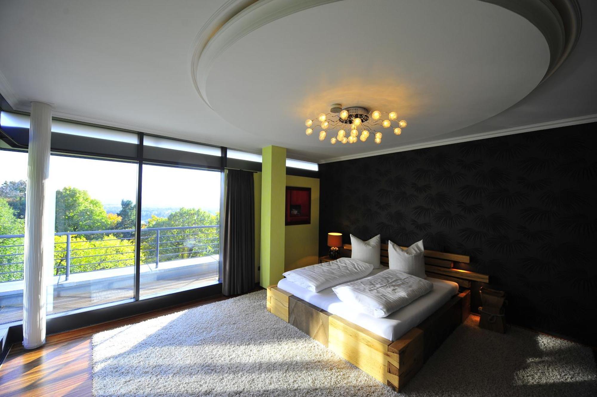 Via Lapis - Panoramablick Ueber - Garten - Pool - Sauna - Luxus Apartment Dresden
