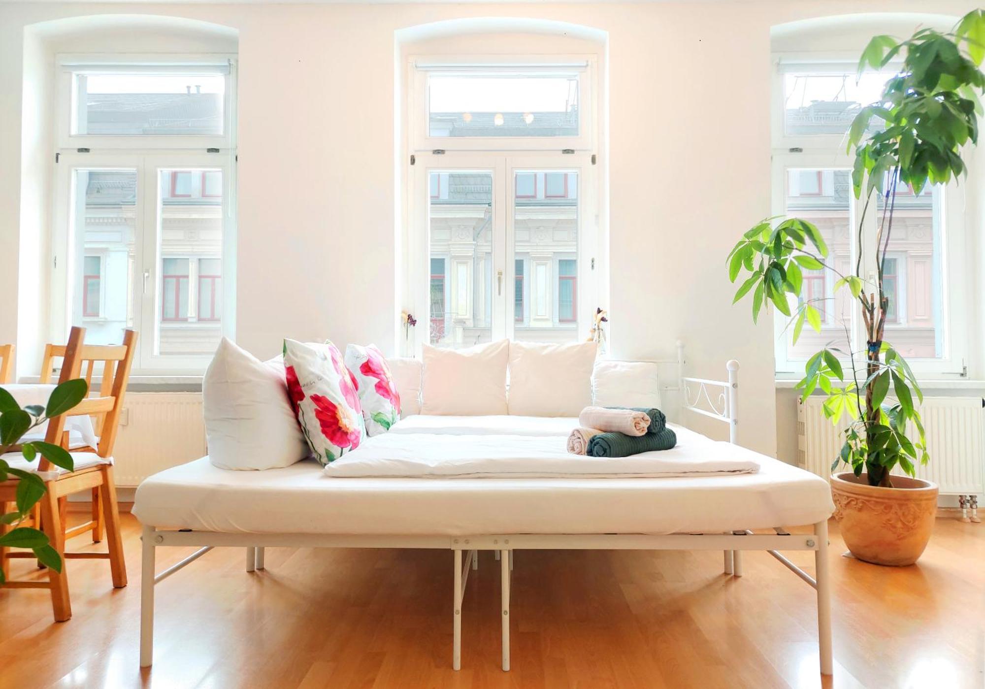 5 Min Zur Elbe, Helle Geraeumige 2-raum-whg, Neustadt, Lage Apartment