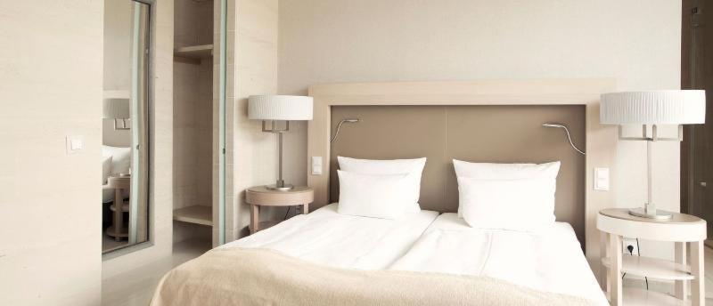 Vienna House Qf Hotel 5*