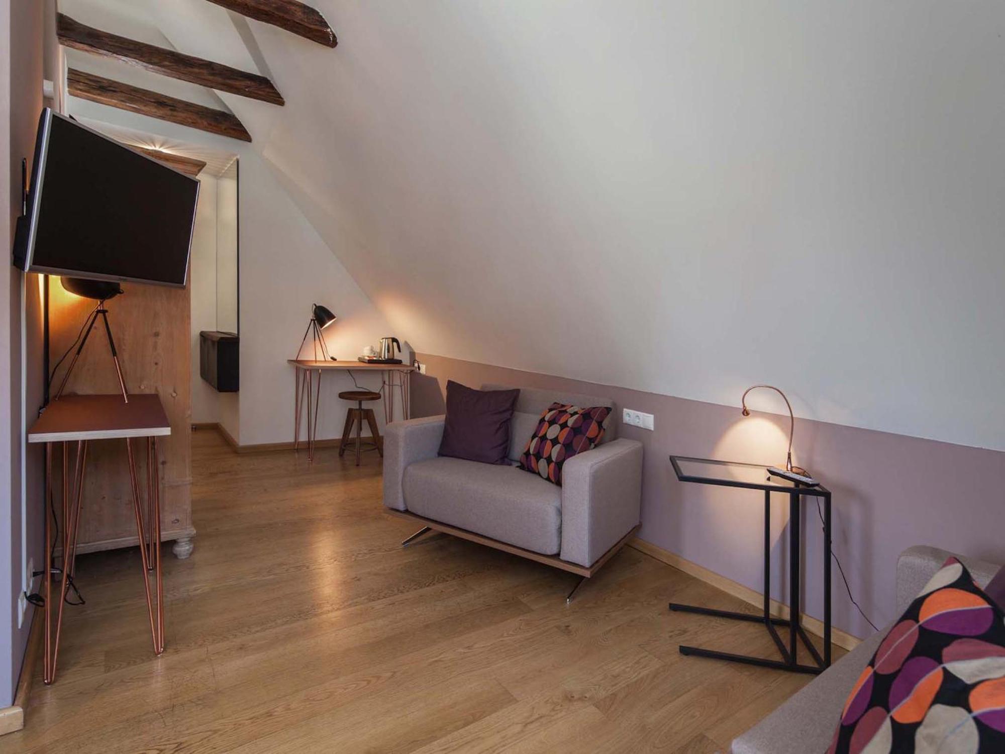 Am Schillerplatz Hotel 3*