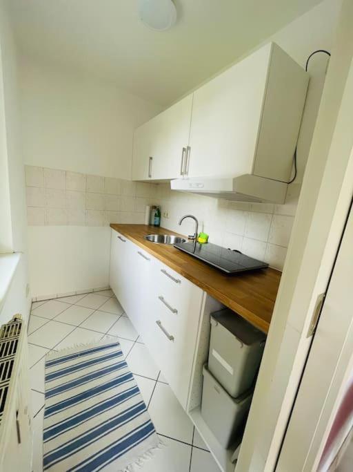 Studio-apartment Mit Balkon