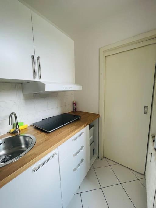 Studio-apartment Mit Balkon