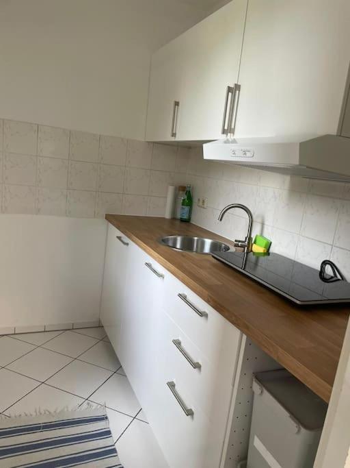 Studio-apartment Mit Balkon Apartment