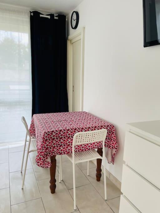 Studio-apartment Mit Balkon Apartment