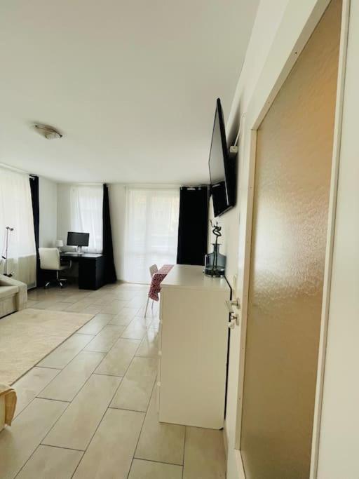 Studio-apartment Mit Balkon *