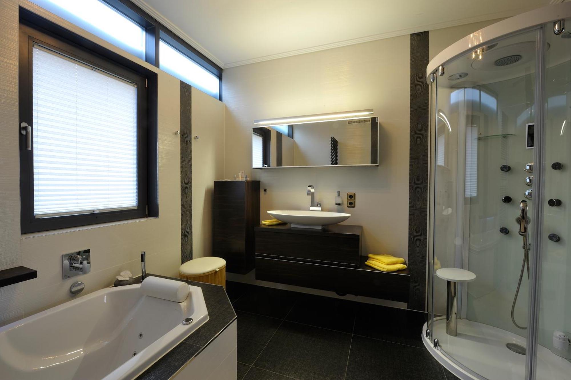 Apartment Via Lapis - Panoramablick Ueber - Garten - Pool - Sauna - Luxus *