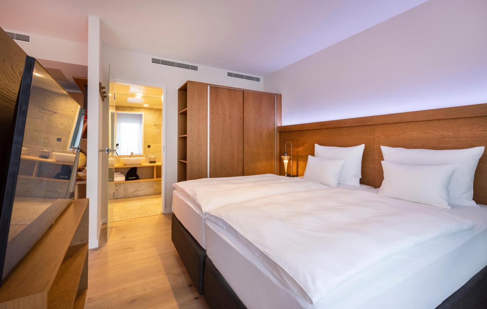 Arcotel Hafencity - Am Neustädter Elbufer 4*