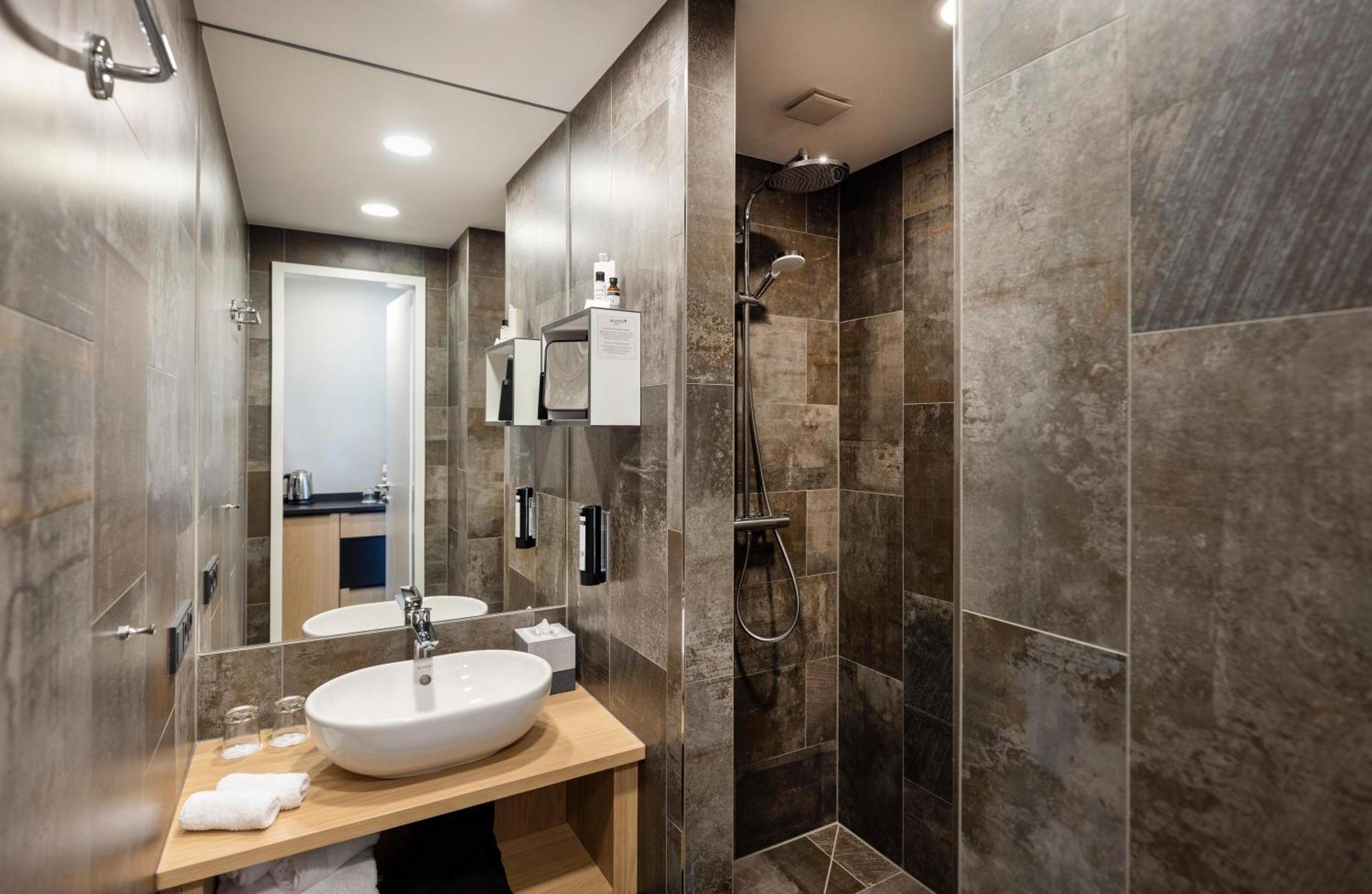 Hotel Arcotel Hafencity - Am Neustädter Elbufer 4*