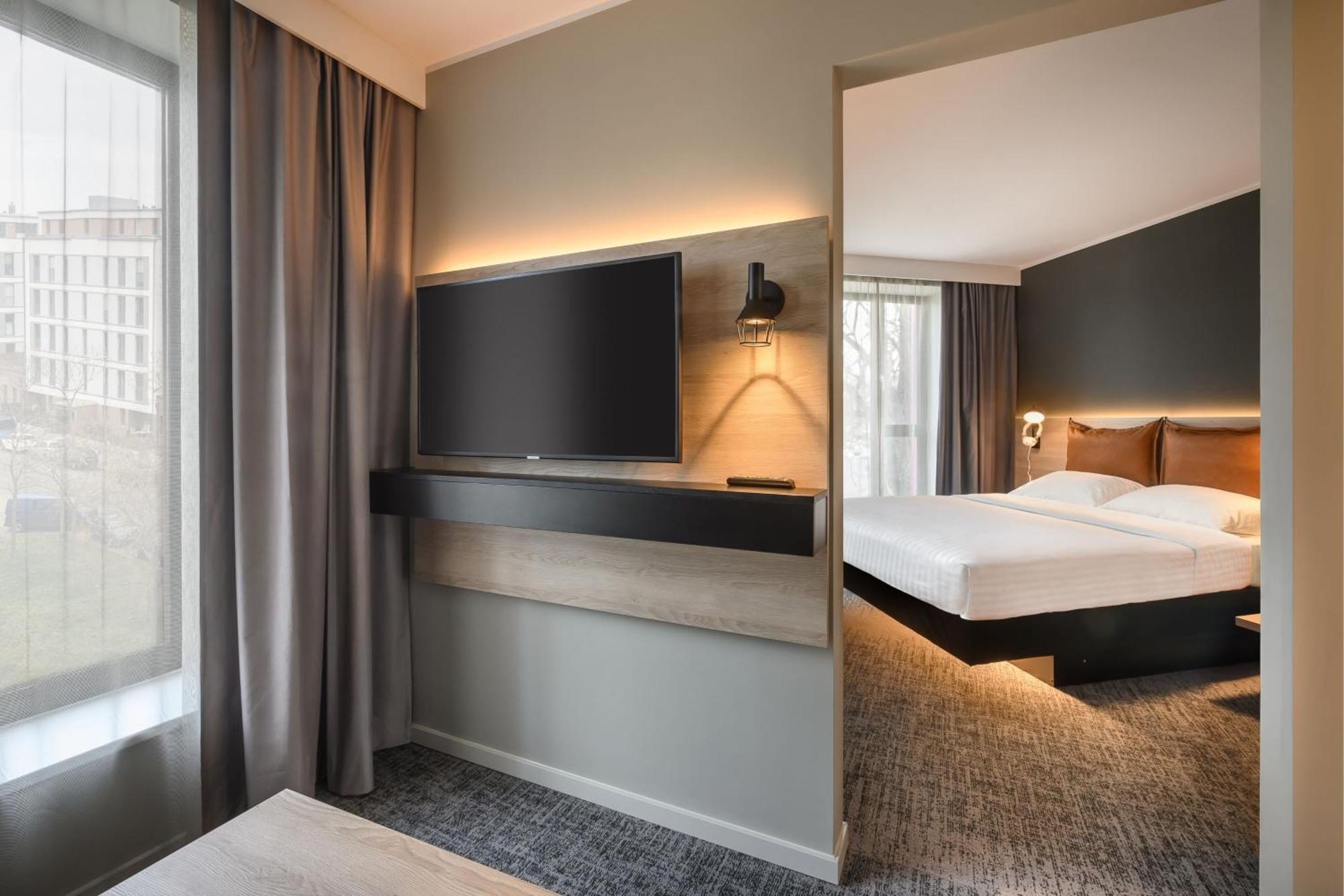 Hotel Moxy Neustadt 3*