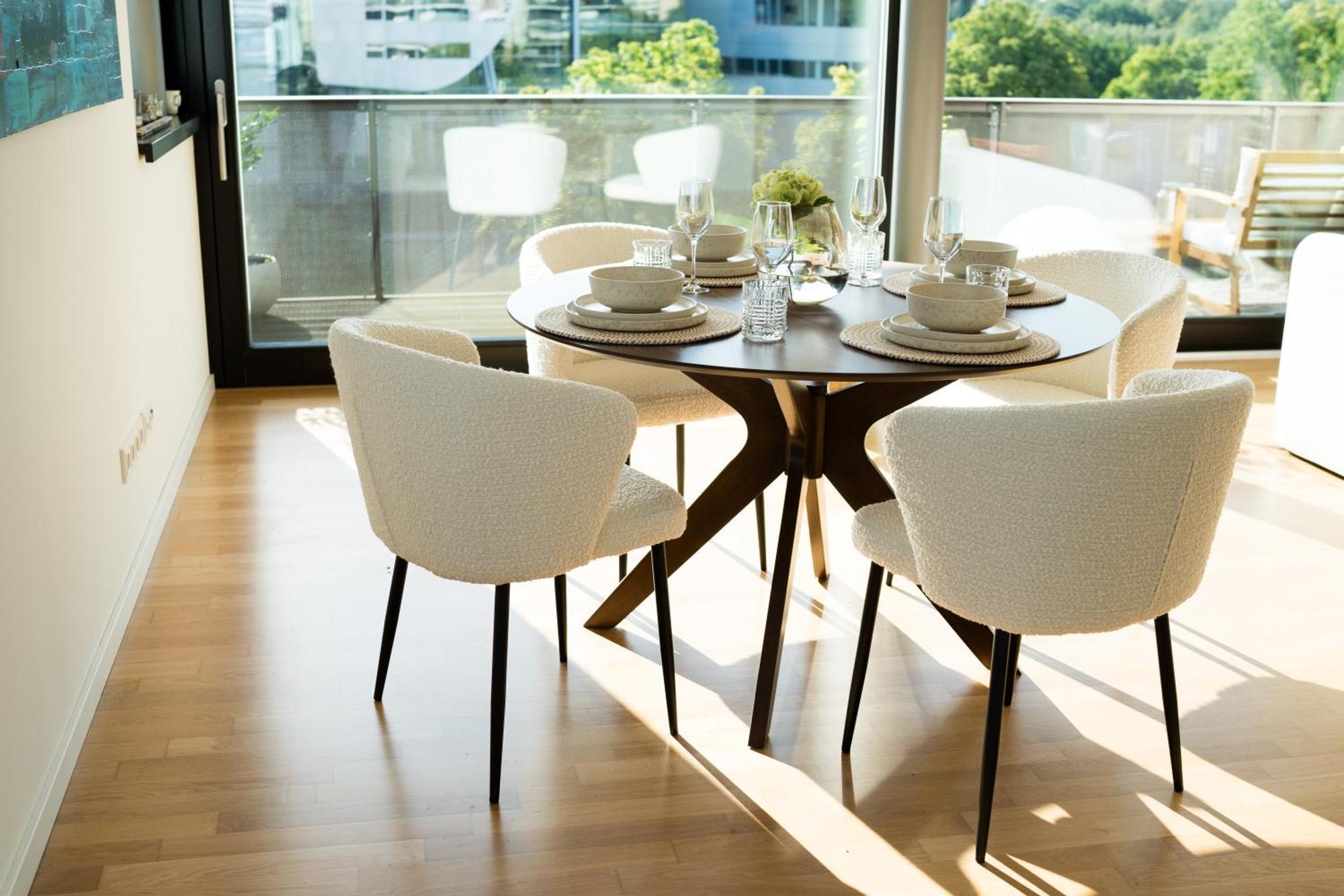 Apartment Moderne Mit Grosszuegigen 100qm In Der Dresdner Altstadt