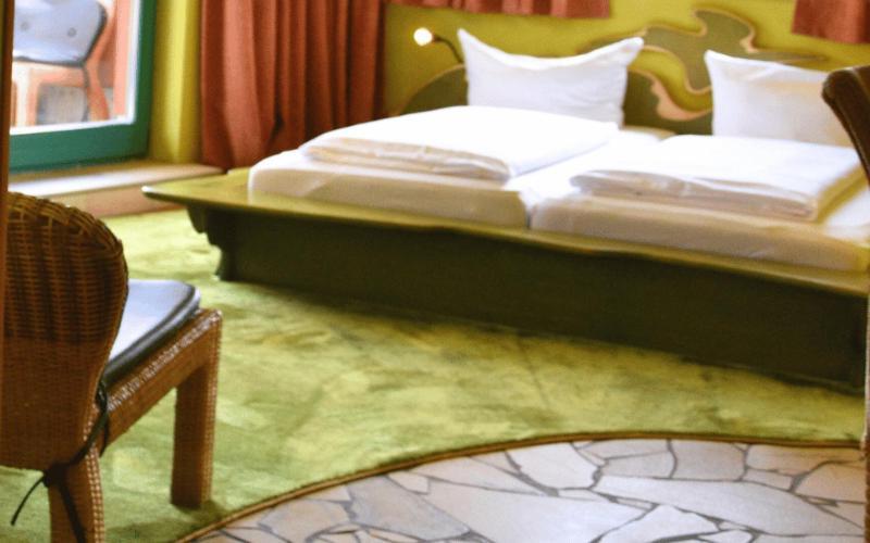Backstage Hotel 3*