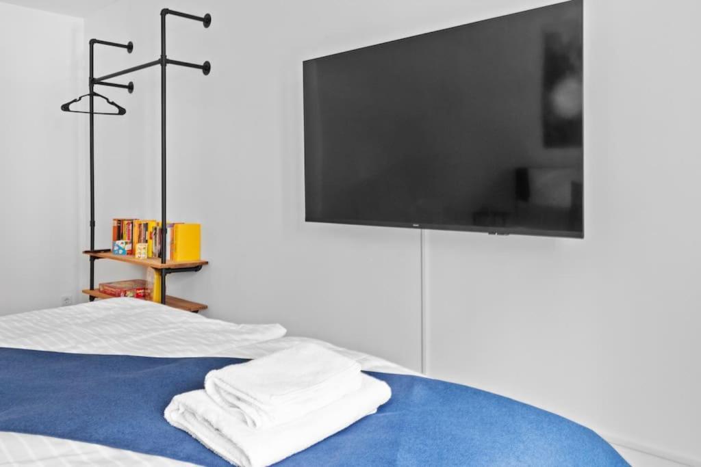 Luxus Im Zentrum Fuer 6 Personen Mit 3 Zimmern, Balkon, Parkplatz, Wlan Dresden
