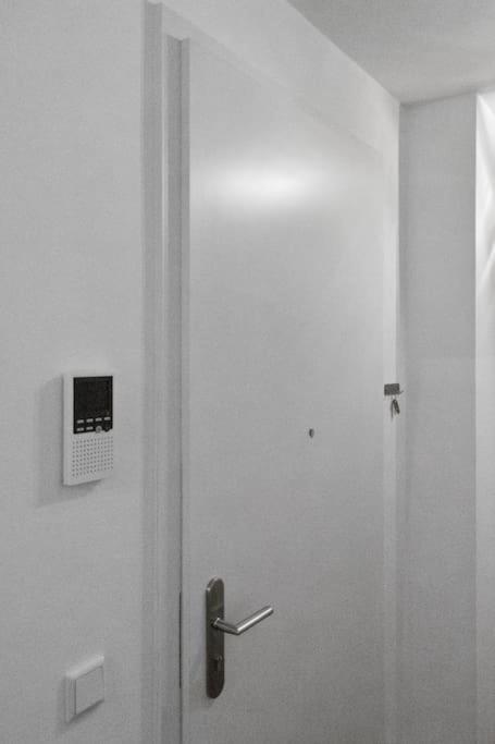 Luxus Im Zentrum Fuer 6 Personen Mit 3 Zimmern, Balkon, Parkplatz, Wlan Dresden
