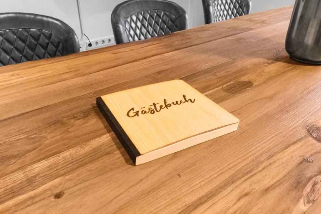 Luxus Im Zentrum Fuer 6 Personen Mit 3 Zimmern, Balkon, Parkplatz, Wlan * Dresden
