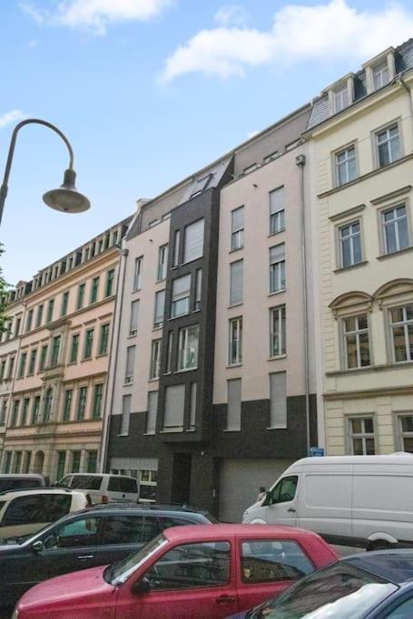 Luxus Im Zentrum Fuer 6 Personen Mit 3 Zimmern, Balkon, Parkplatz, Wlan *