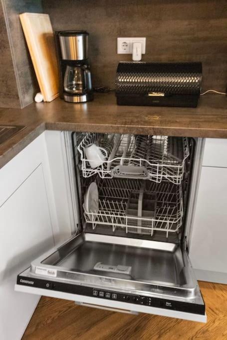 Luxus Im Zentrum Fuer 6 Personen Mit 3 Zimmern, Balkon, Parkplatz, Wlan