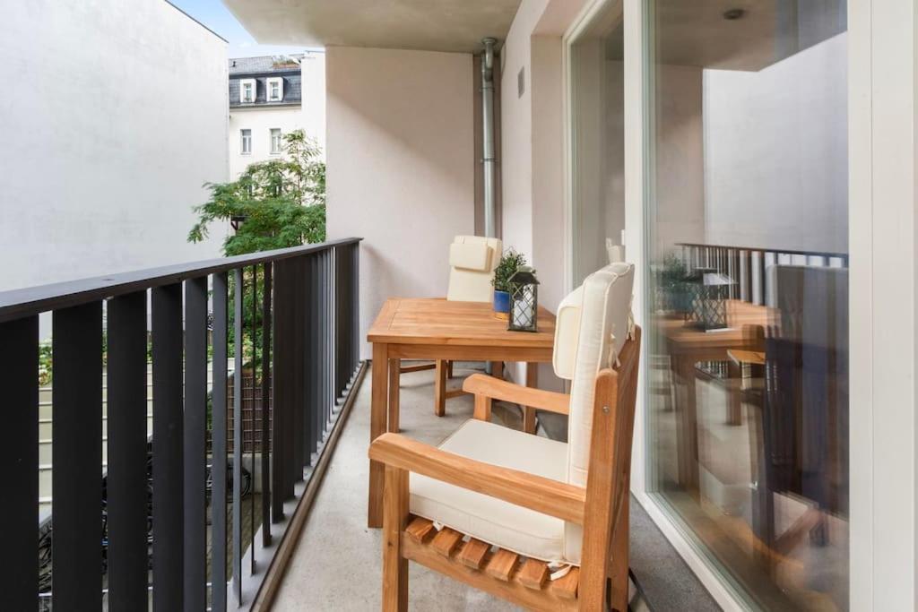 Apartment Luxus Im Zentrum Fuer 6 Personen Mit 3 Zimmern, Balkon, Parkplatz, Wlan *