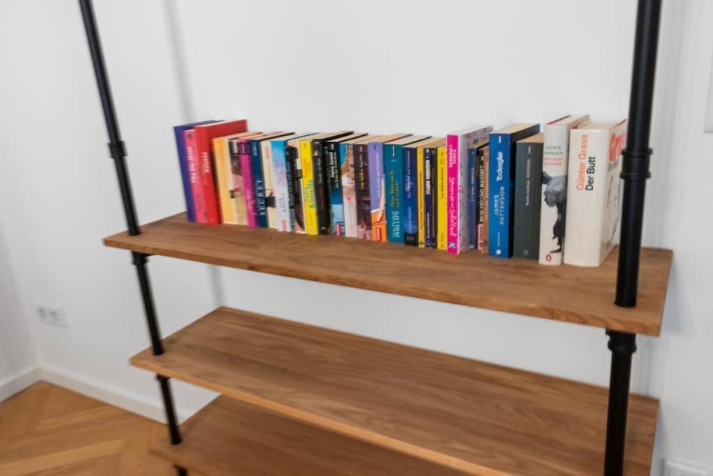 Luxus Im Zentrum Fuer 6 Personen Mit 3 Zimmern, Balkon, Parkplatz, Wlan Apartment