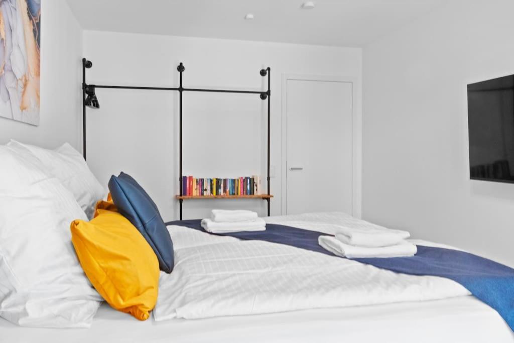 Apartment Luxus Im Zentrum Fuer 6 Personen Mit 3 Zimmern, Balkon, Parkplatz, Wlan